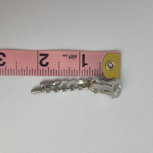 VINTAGE Rhinestone Crystal Silver Tone Clip On Earrings - Picture 4 of 4